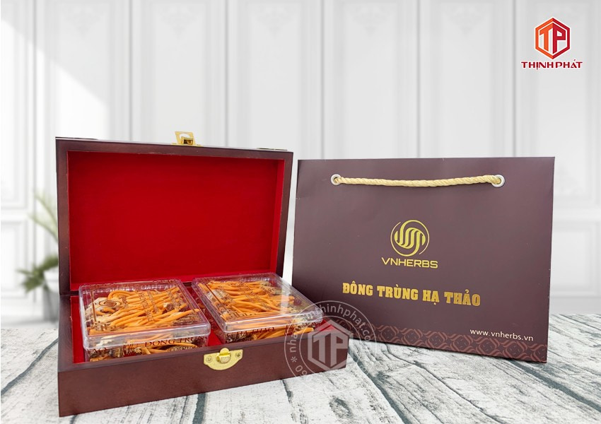 Con đông trùng hạ thảo ký chủ Việt Nam hộp 80 con Con đông trùng hạ thảo ký chủ Việt Nam hộp 80 con