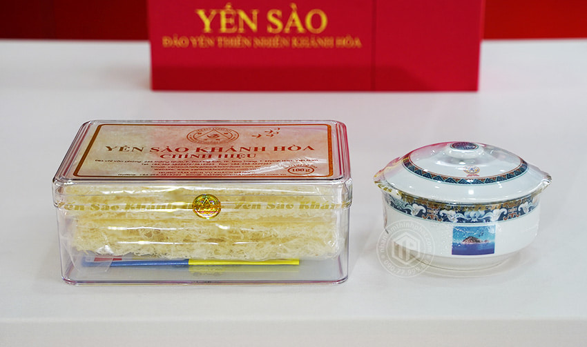 Tổ Yến Sào Khánh Hòa yến đảo thiên nhiên mẫu hộp quà tặng 100g - 014G Tổ Yến Sào Khánh Hòa yến đảo thiên nhiên mẫu hộp quà tặng 100g - 014G