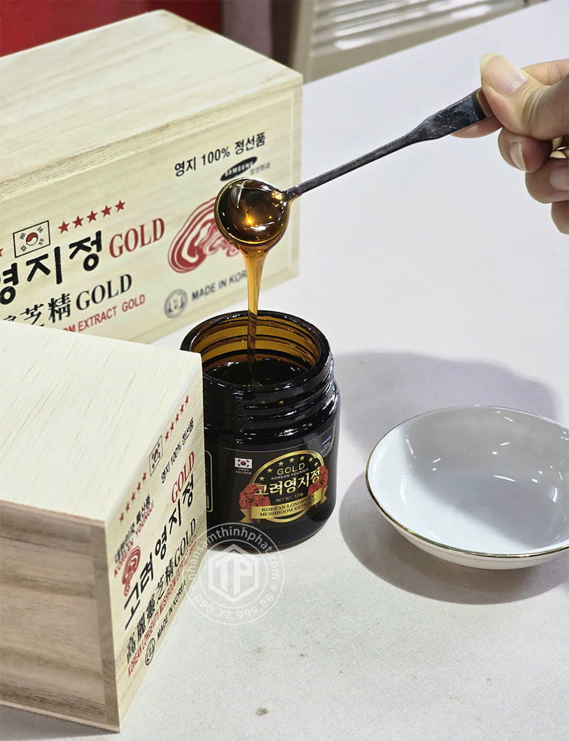 Cao linh chi sao đỏ Hàn Quốc Gold hộp gỗ 3 lọ x 120g Cao linh chi sao đỏ Hàn Quốc Gold hộp gỗ 3 lọ x 120g