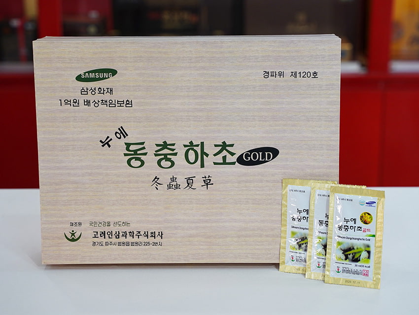 Nước đông trùng hạ thảo Hàn Quốc hộp gỗ 60 gói Nước đông trùng hạ thảo Hàn Quốc hộp gỗ 60 gói