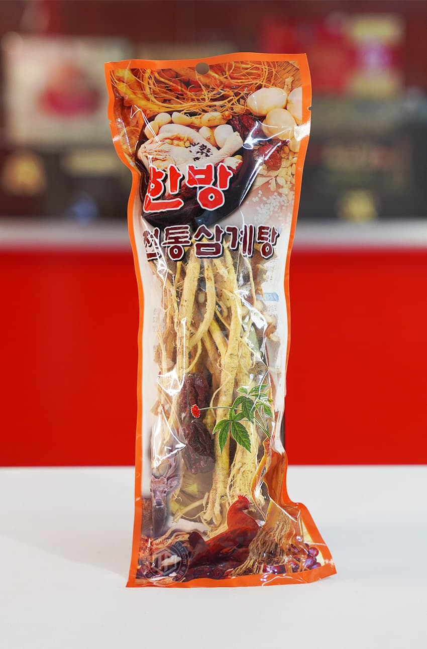 Sâm hầm gà Hàn Quốc gói 100g Sâm hầm gà Hàn Quốc gói 100g