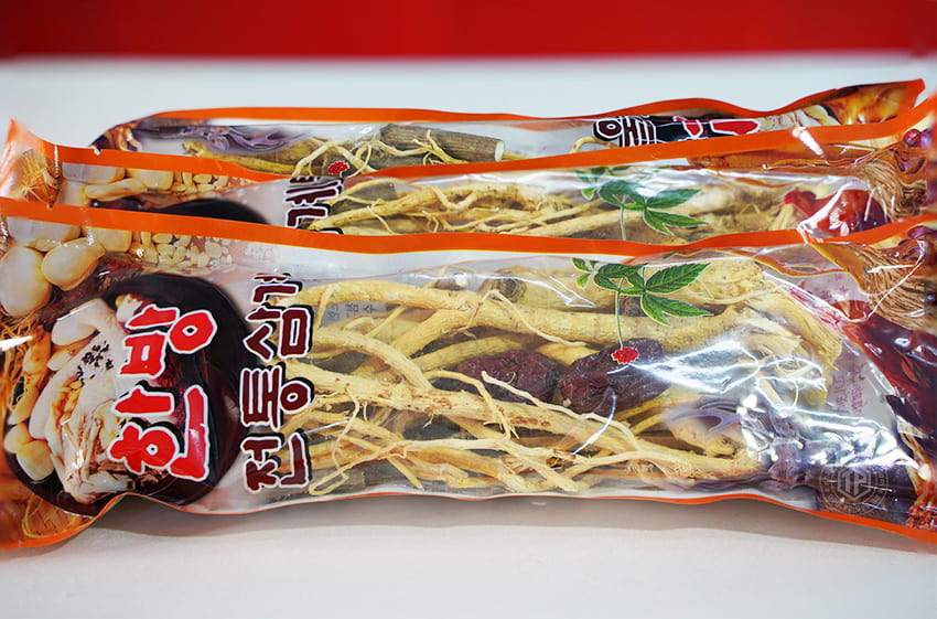 Sâm hầm gà Hàn Quốc gói 100g Sâm hầm gà Hàn Quốc gói 100g
